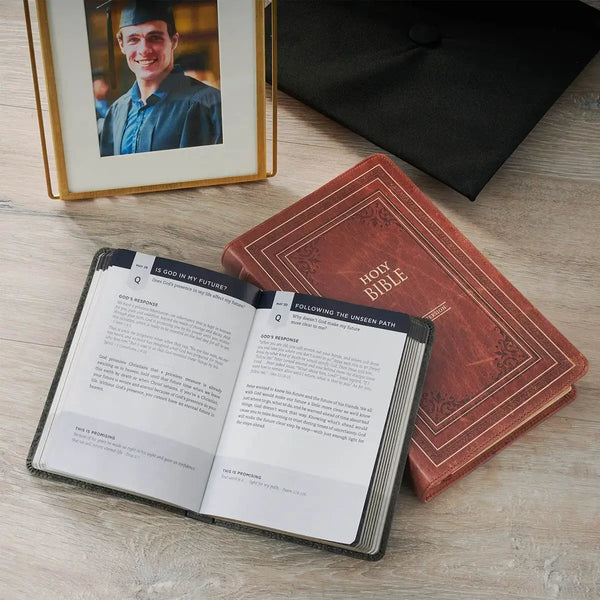 One Minute with God for Graduates: 365 Daily Devotions